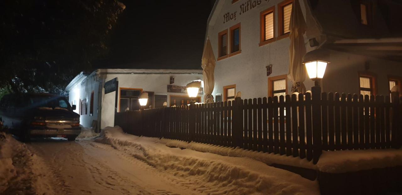 Pension Und Restaurant Die Burg Ehrenfriedersdorf Exteriér fotografie
