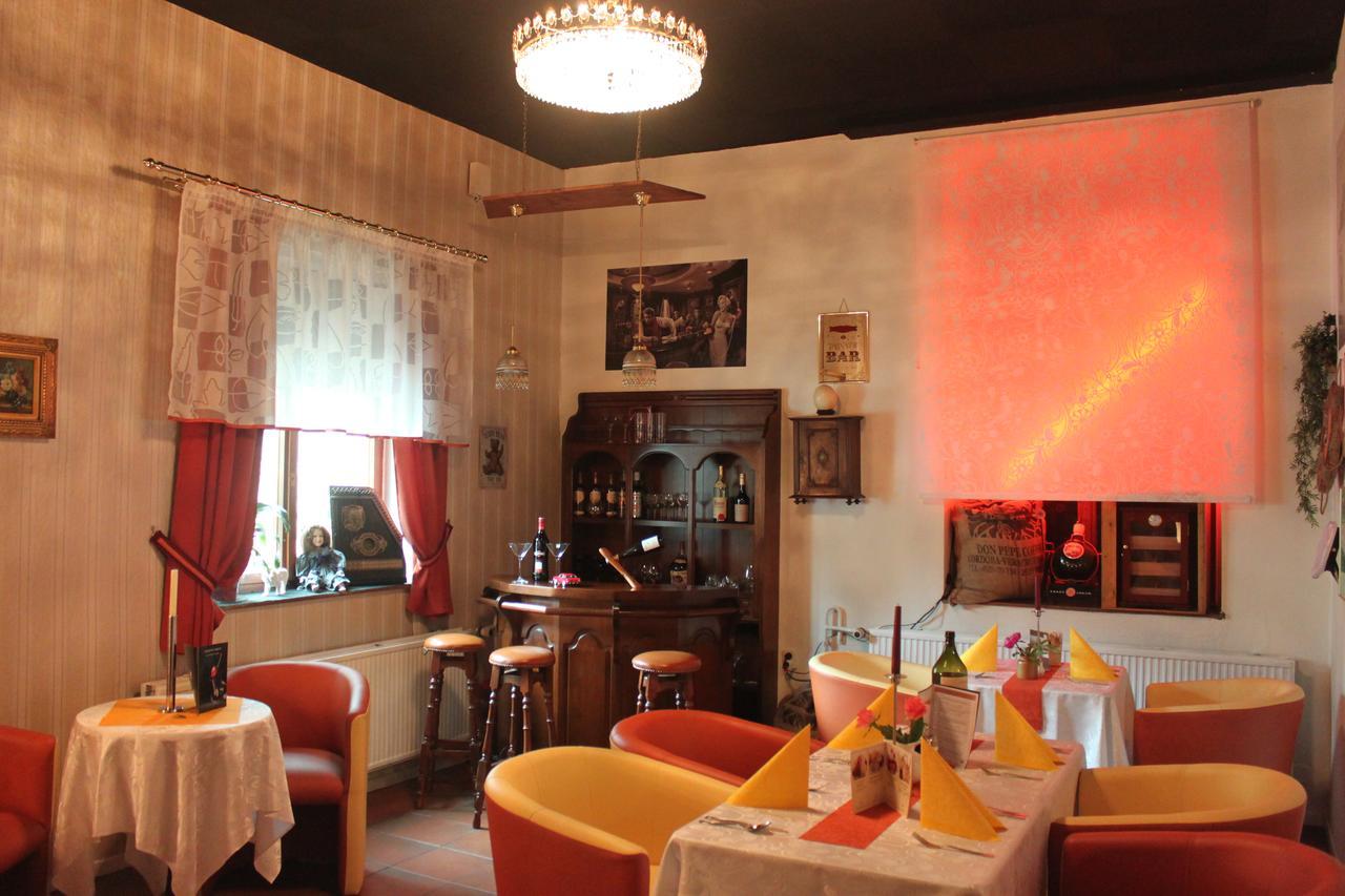Pension Und Restaurant Die Burg Ehrenfriedersdorf Exteriér fotografie